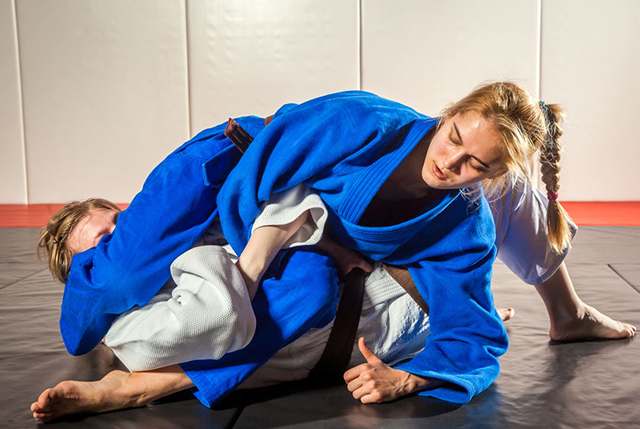 teens martial arts lesson