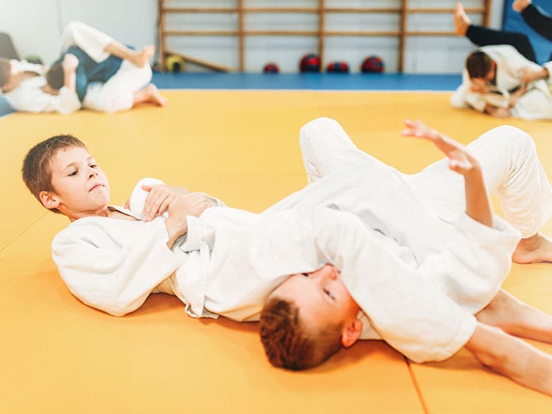 brazilian jiu jitsu class training session