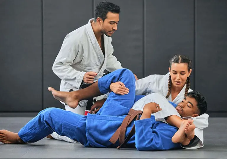 beginner learning brazilian jiu jitsu techniques
